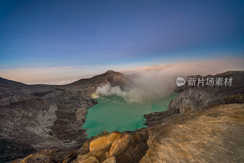 印度尼西亚板鱼王Ijen crater火山口